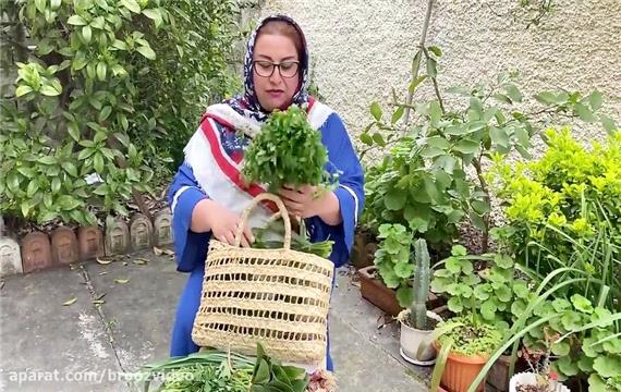 طرز تهیه قورمه سبزی خوشمزه با سبزی محلی / آموزش آشپزی قورمه سبزی