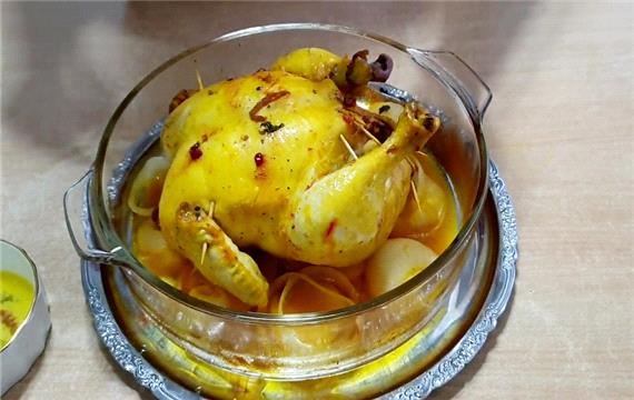 طرز تهیه مرغ شکم پر در فر