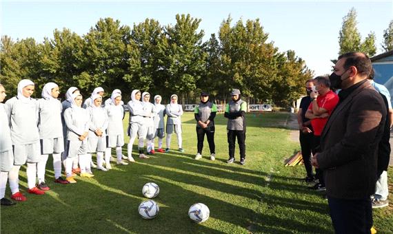 عزیزی‌خادم: توسعه فوتبال زنان یکی از اهداف اصلی ما است