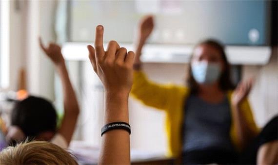 معلم کالیفرنیایی باعث ابتلای نیمی از دانش‌آموزانش به کرونا شد