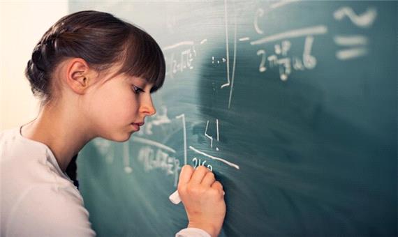 دختران می‌توانند قبل از کلاس ریاضی نوشیدنی شیرین بنوشند
