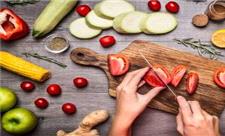 13 ترفند آشپزی برای سالم‌تر کردن غذا‌ها