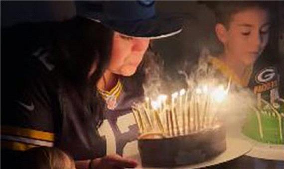 آتش گرفتن موهای زن جوان در جشن تولدش!