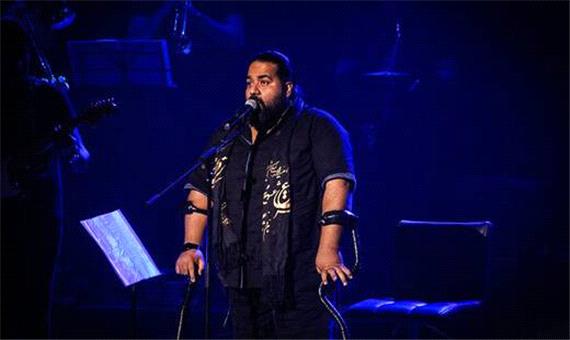اجرای زنده آهنگ «بمونی برام» توسط رضا صادقی