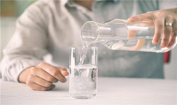آیا بدن واقعا به 8 لیوان آب در روز نیاز دارد؟