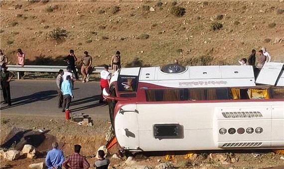26 مصدوم براثر واژگونی اتوبوس در مسیر تهران-مشهد