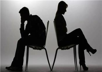 شوهرم سیگاری است، فقط طلاق میخواهم