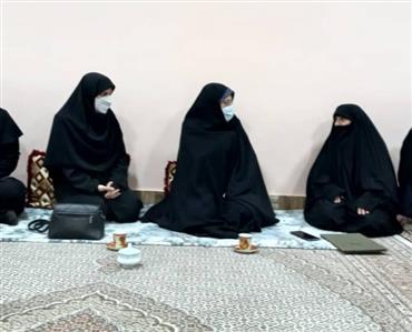 معاون رییس جمهوری با نخستین زن اسیر ایرانی جنگ تحمیلی دیدار کرد