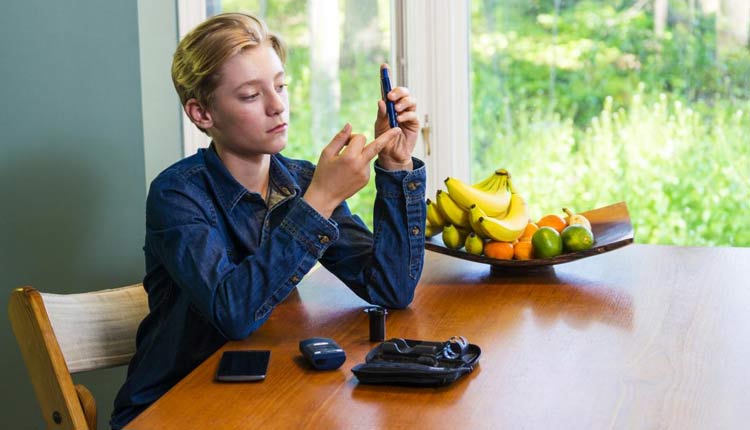 علت و علائم دیابت کودکان چیست و چگونه درمان می‌شود؟