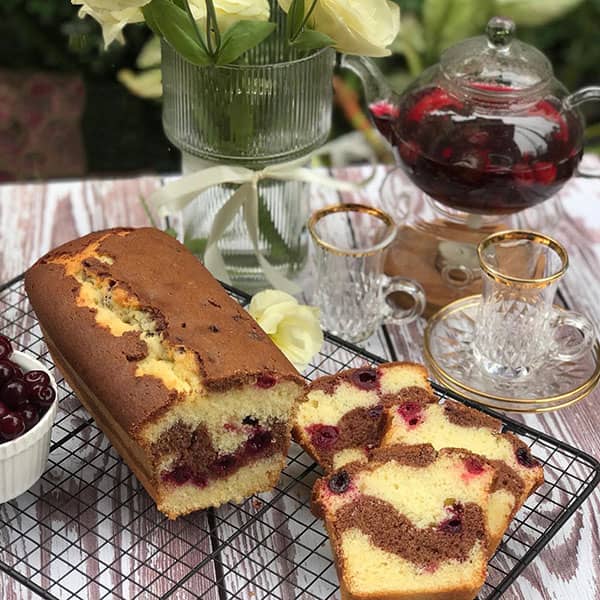 طرز تهیه کیک آلبالو دو رنگ