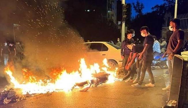 چقدر بچه‌ها را در جریان حوادثِ این روزها قرار دهیم؟