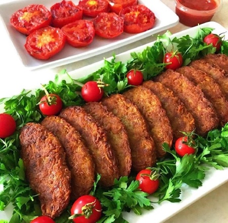 آریا بانو