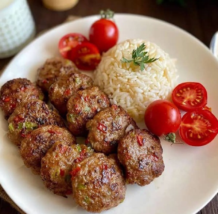 آریا بانو