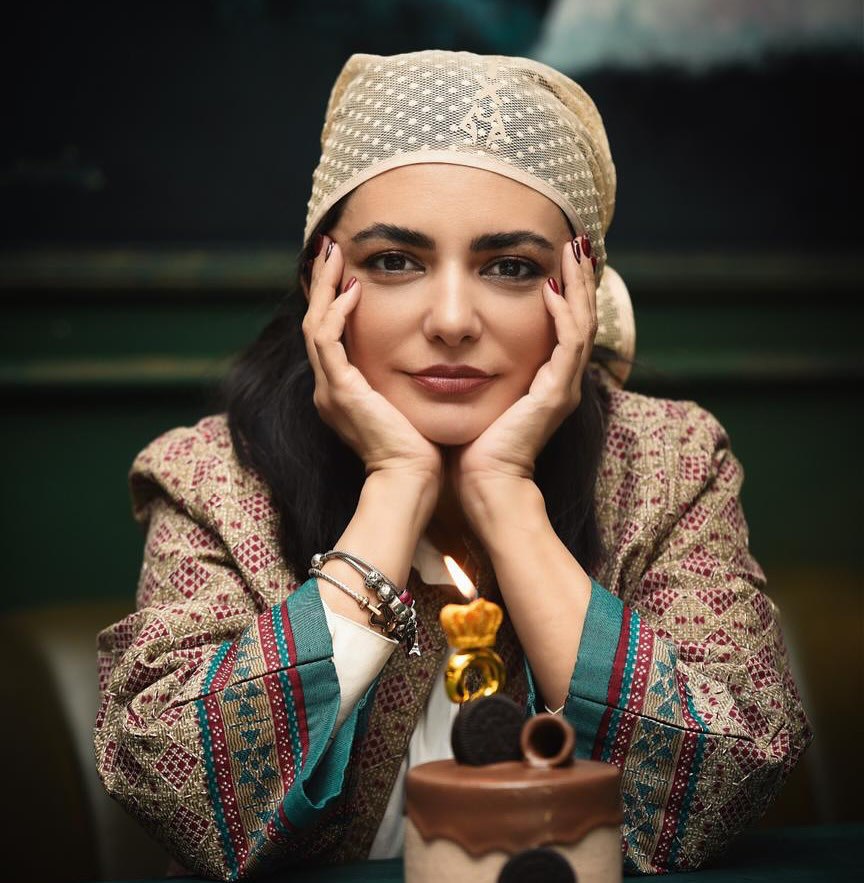 آریا بانو