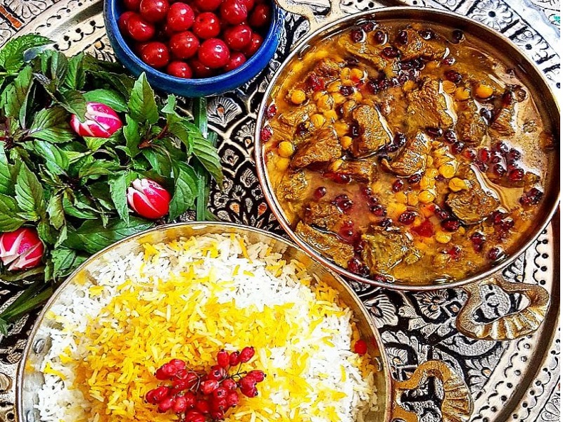 اگه مهمون سرزده داری، این ‌خورشت زرشک نجاتت می‌ده