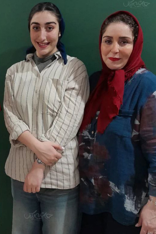 آریا بانو