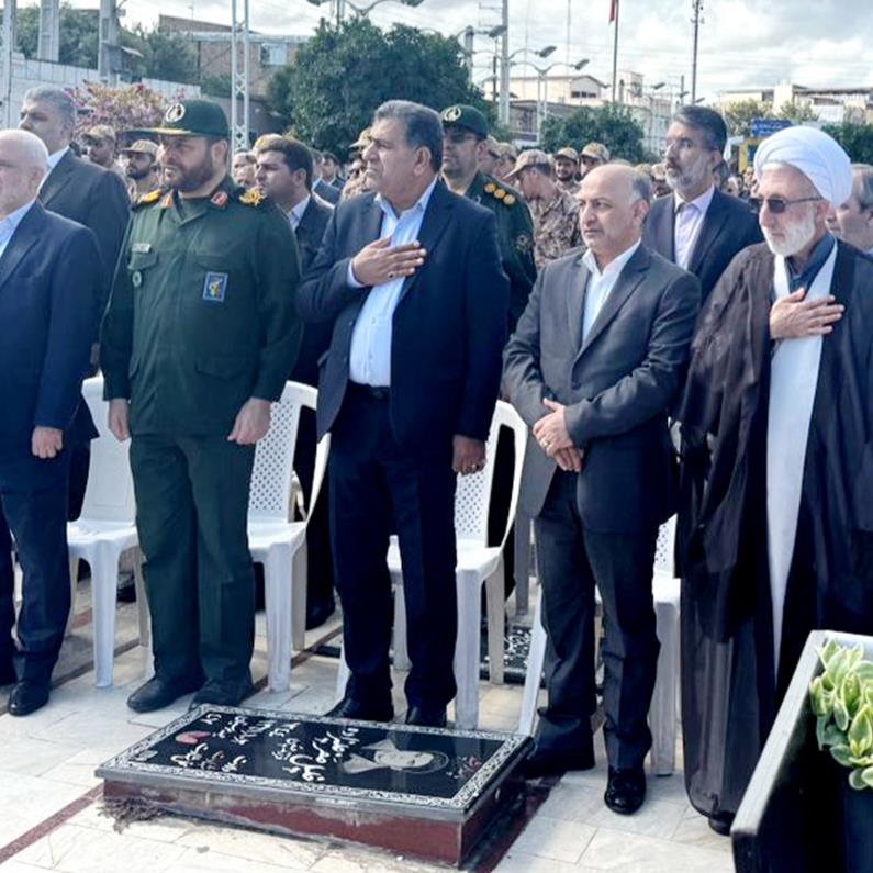 *عطرافشانی گلزار شهدای ساری با حضور رئیس بنیاد شهید و امور ایثارگران کشور و مدیرعامل بیمه دی*