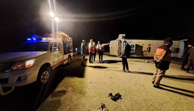 واژگونی مینی‌باس زائران عتبات؛ یک نفر کشته و ۱۸ تن مصدوم شدند