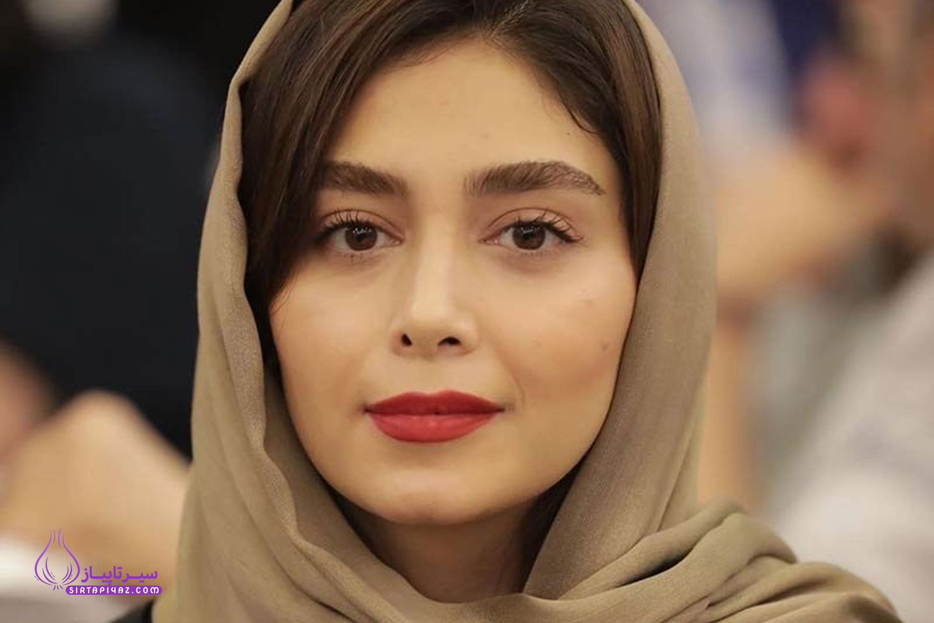 چهره ها/ استایل جذاب دیبا زاهدی در کیش جلب‌توجه کرد