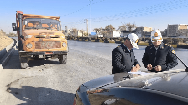 توقیف کامیون با خلافی ۶۷ میلیون تومانی