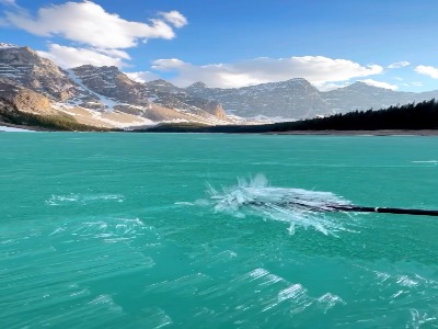 آب های برفی پارک ملی بنف در کانادا