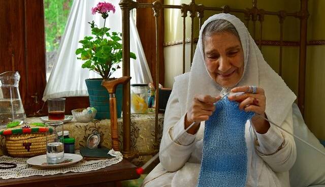 مثل این که تو وصف چَک‌های منو نشنیدی؟!