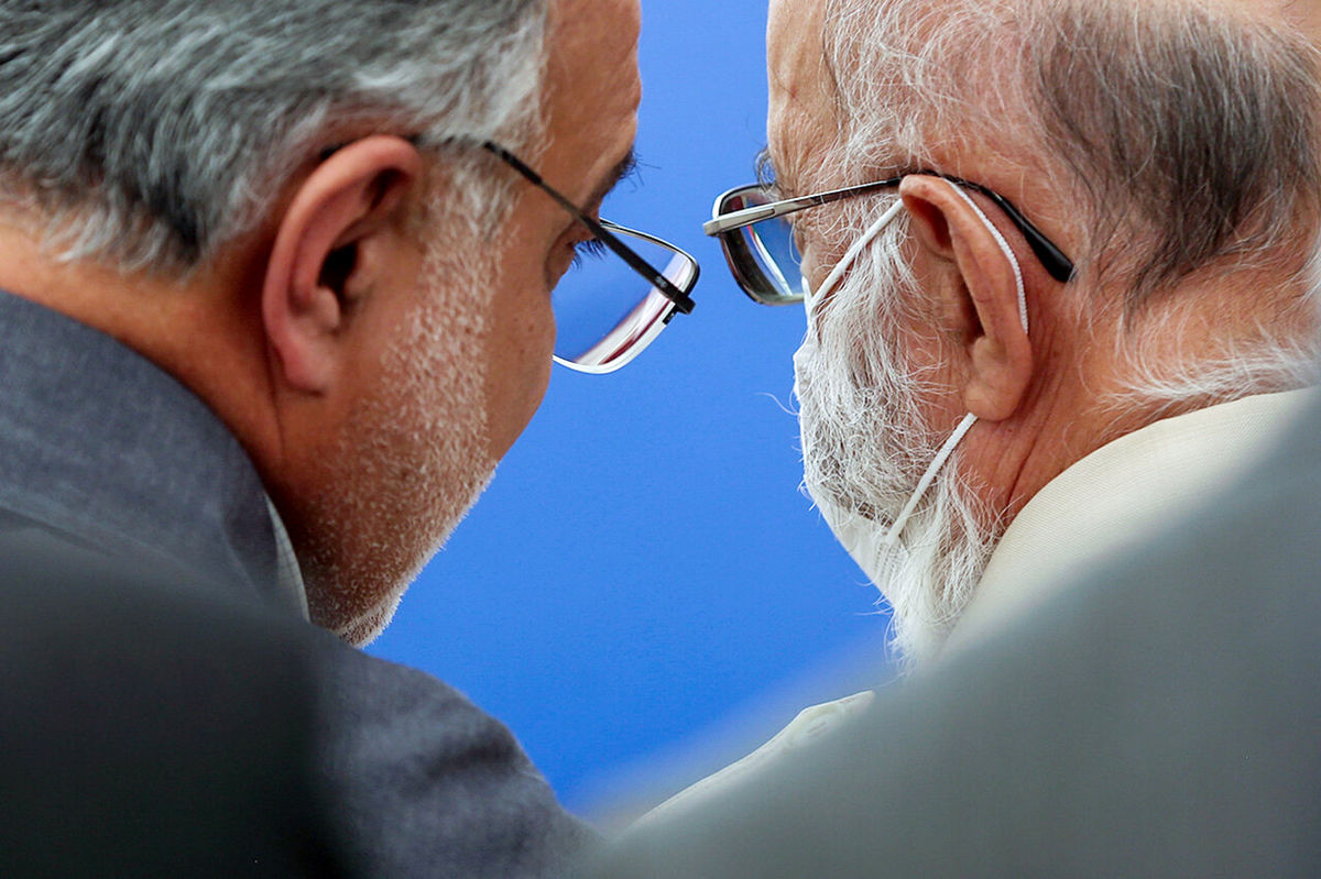 بگو مگوی زاکانی و چمران در شورای شهر