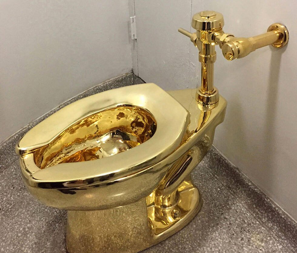 توالت طلایی ۱۰ میلیون دلاری !