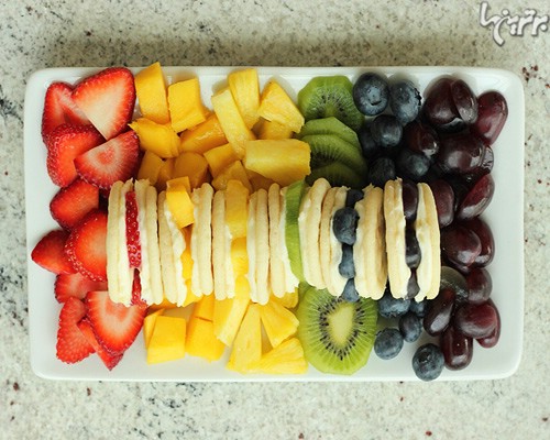 ساندویچ های بیسکویت و میوه رنگین کمانی