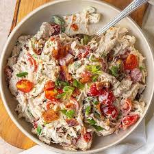 سالاد مرغ مناسب مهمانیها