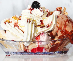 طرز تهیه بستنی موزی سالم با بستنی‌ساز خانگی