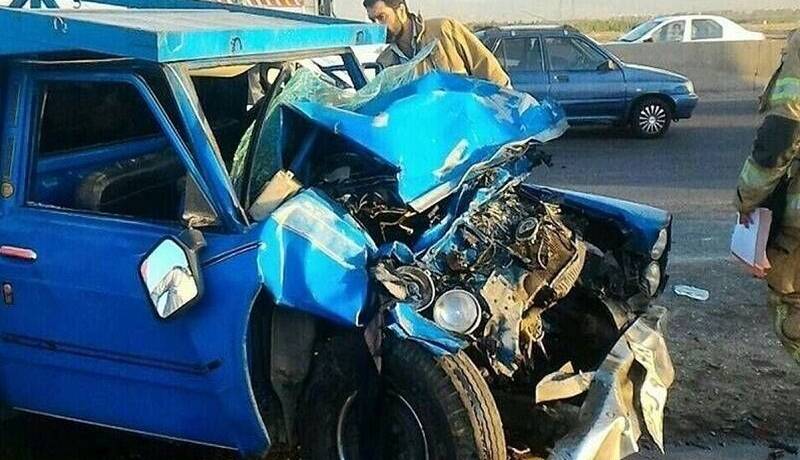 جان باختن چهار نفر بر اثر برخورد یک دستگاه وانت نیسان با سمند