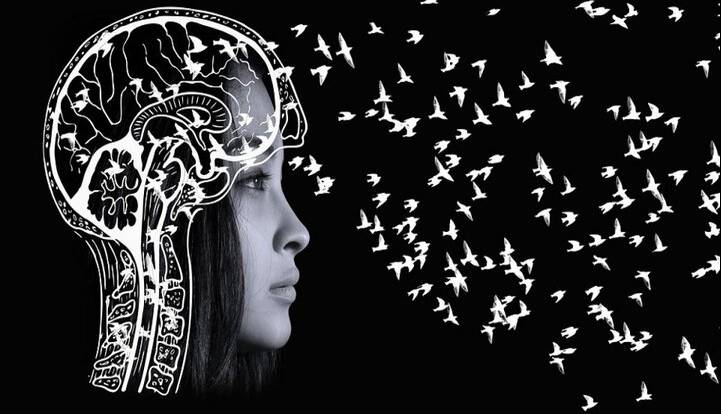 چرا برخی از خاطرات یک عمر باقی می‌مانند و برخی زود محو می‌شوند؟