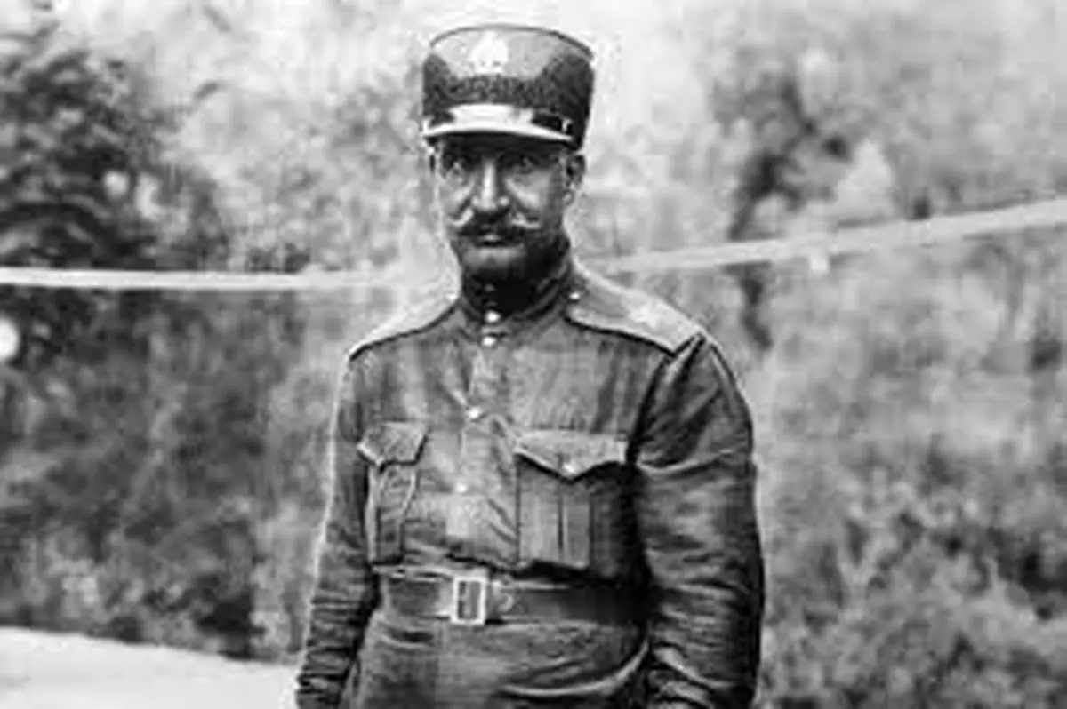 سفر در زمان؛ «رضاخان» چند روز قبل استعفا به همراه محمدرضا پهلوی؛ سال ۱۳۲۰