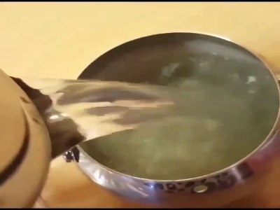 ترفند پاک کردن  رسوب کتری با جوهر لیمو