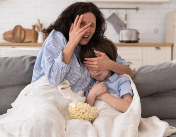 صحنه هایی که نباید اجازه دهید کودکتان ببیند