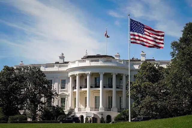 اقدام جنجالی کاخ سفید؛ ممنوعیت ورود هواداران ایران و ۳ کشور دیگر به آمریکا برای دیدن بازی‌های جام جهانی