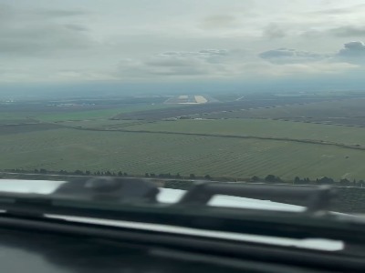 لحظه فرود هواپیما در فرودگاه شهدای ساری