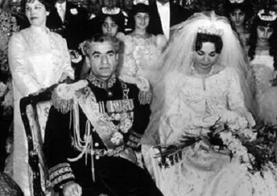 سفر در زمان: عروسی شب یلدای محمدرضا پهلوی و فرح دیبا/ ویدئو