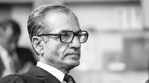 سفر در زمان؛ یادداشت‌های علم، پنجشنبه ۱۷ خرداد ۱۳۵۲: شاه گفت «به سفیر آمریکا بگو اگر در اینجا هم سلطنت را از بین بردید، مثل ایتالیا و عراق پشیمان خواهید شد»