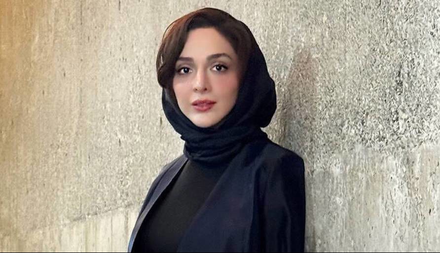 چهره ها/ استایل المیرا دهقانی برای شب‌نشینی یلدا
