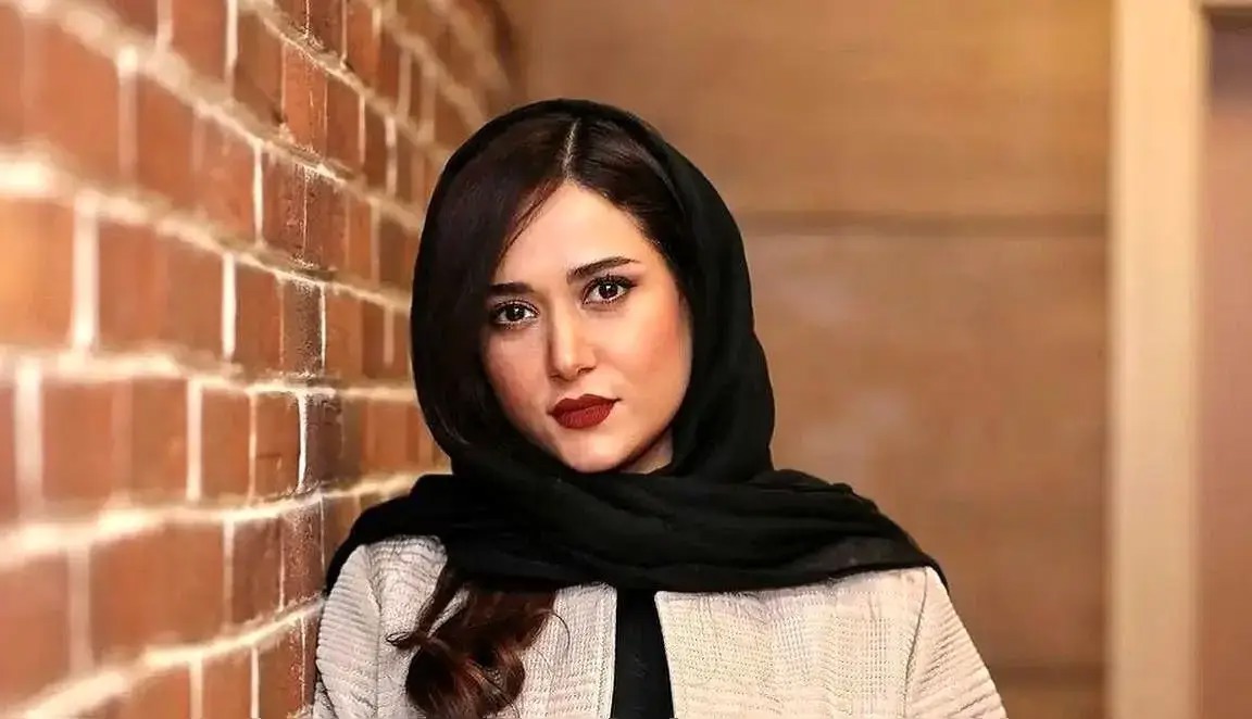 سفره ساده و متفاوت پریناز ایزدیار برای شب یلدا