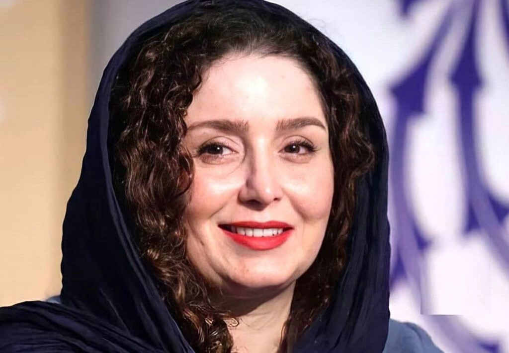 سلفی ژاله صامتی در شب یلدا جلب توجه کرد