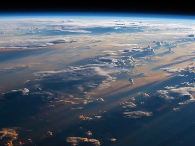 سایه‌های طولانی طلوع خورشید از فضا