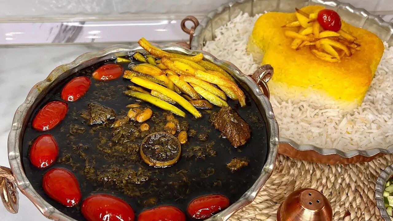 خورشت تره کردی، رقیب سرسخت قرمه سبزی