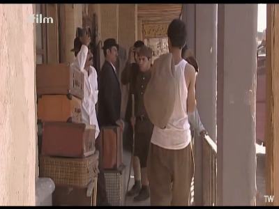 عاقبت دم تکون دادن برای هیتلر!