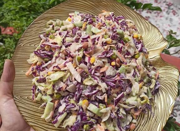 طرز تهیه سالاد کلم رستورانی