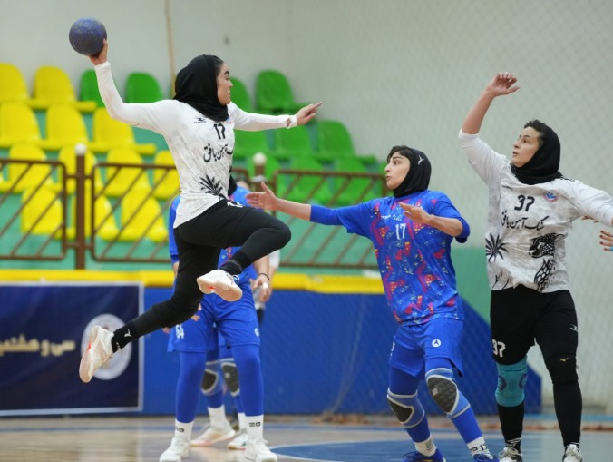 گچساران میزبان صدرنشین؛ کازرونی‌ها میهمان استقلال