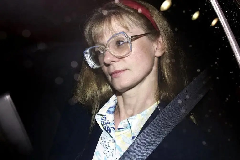 زنی که برای فرار یک سارق بانک، هلیکوپتر دزدید