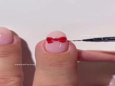 ایده دیزاین ناخن با لاک قرمز!